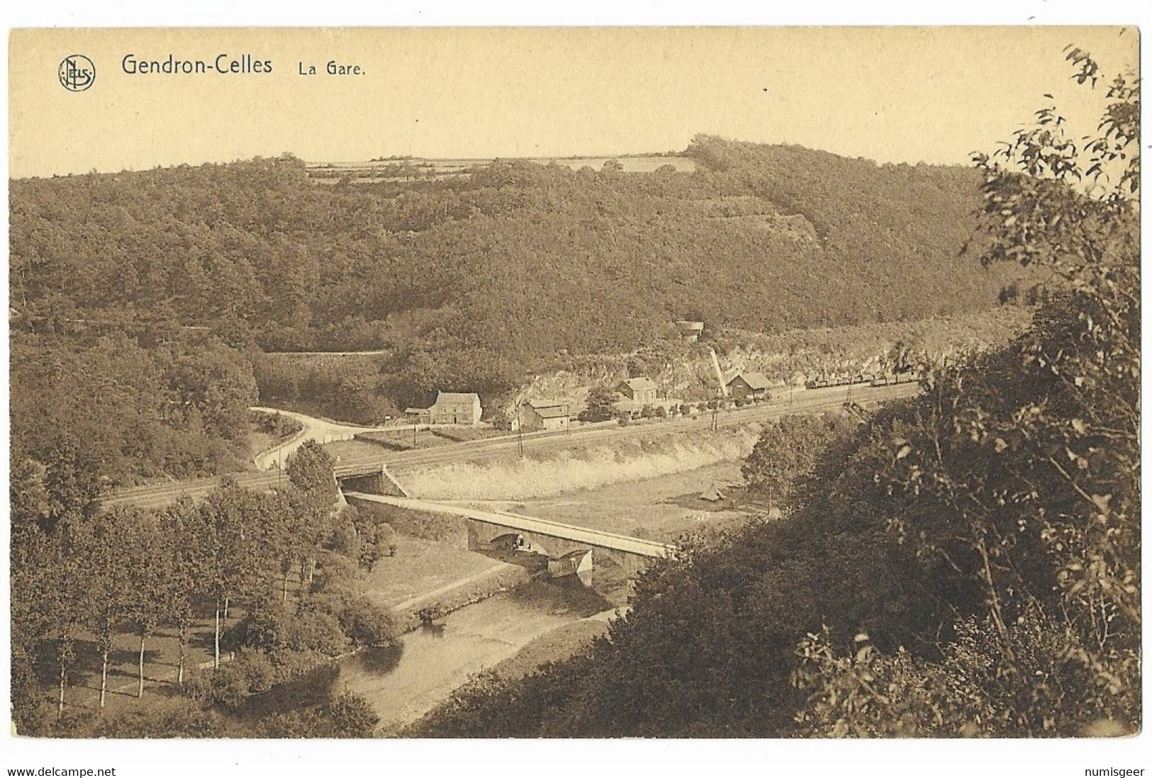 GENDRON-CELLES  ---  La Gare ( Panorama ) - Houyet