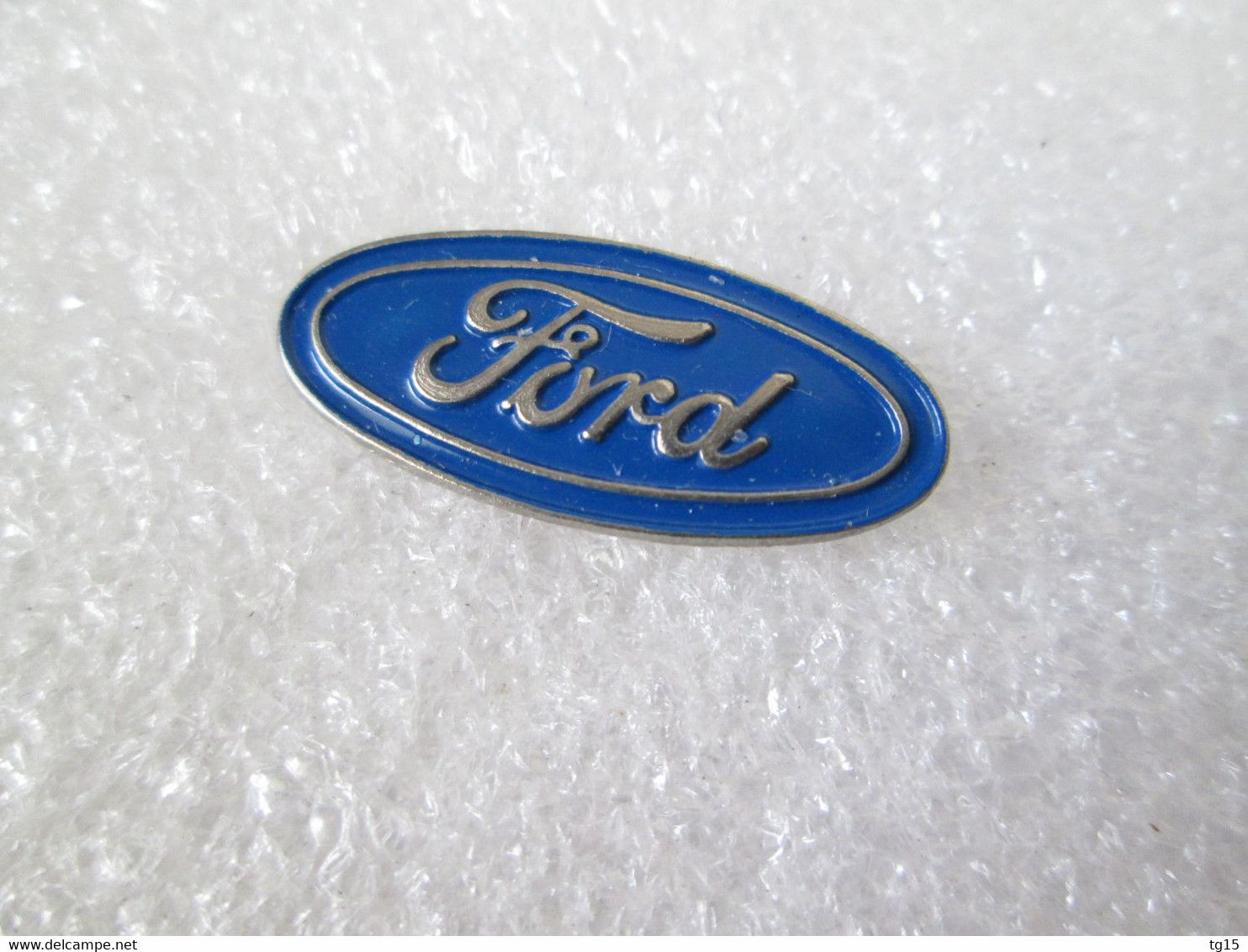 PIN'S   LOGO   FORD     24X11 Mm - Ford