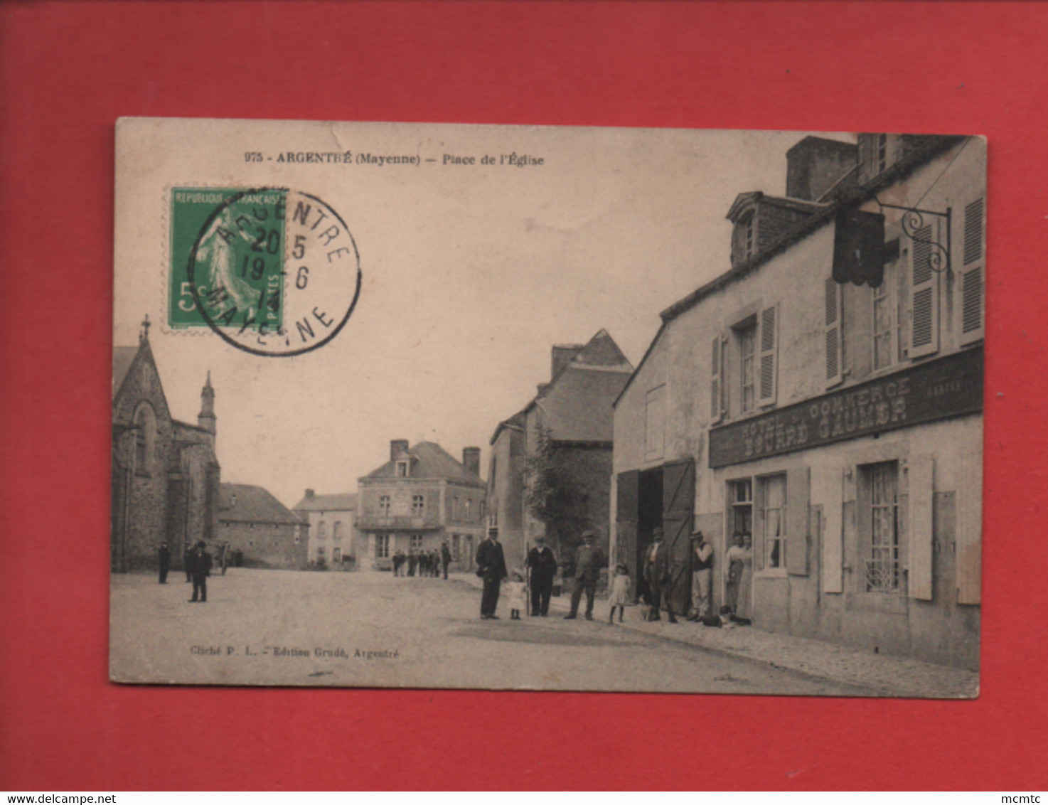 CPA -  Argentré -(Mayenne) - Place De L'église - Argentre