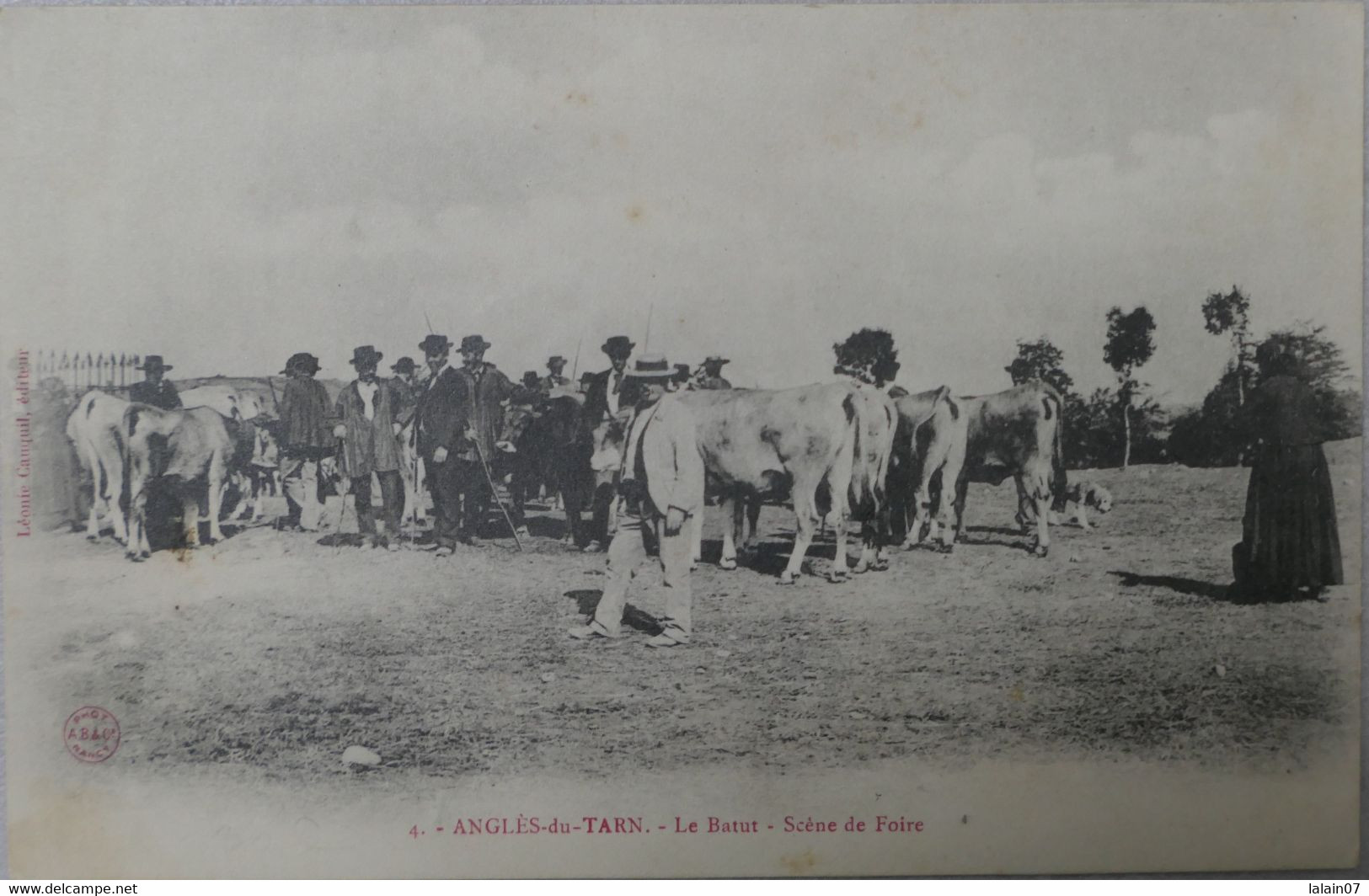 C. P. A. : 81 : ANGLES DU TARN : Le Batut, Scène De Foire, Vaches,en 1915 - Angles