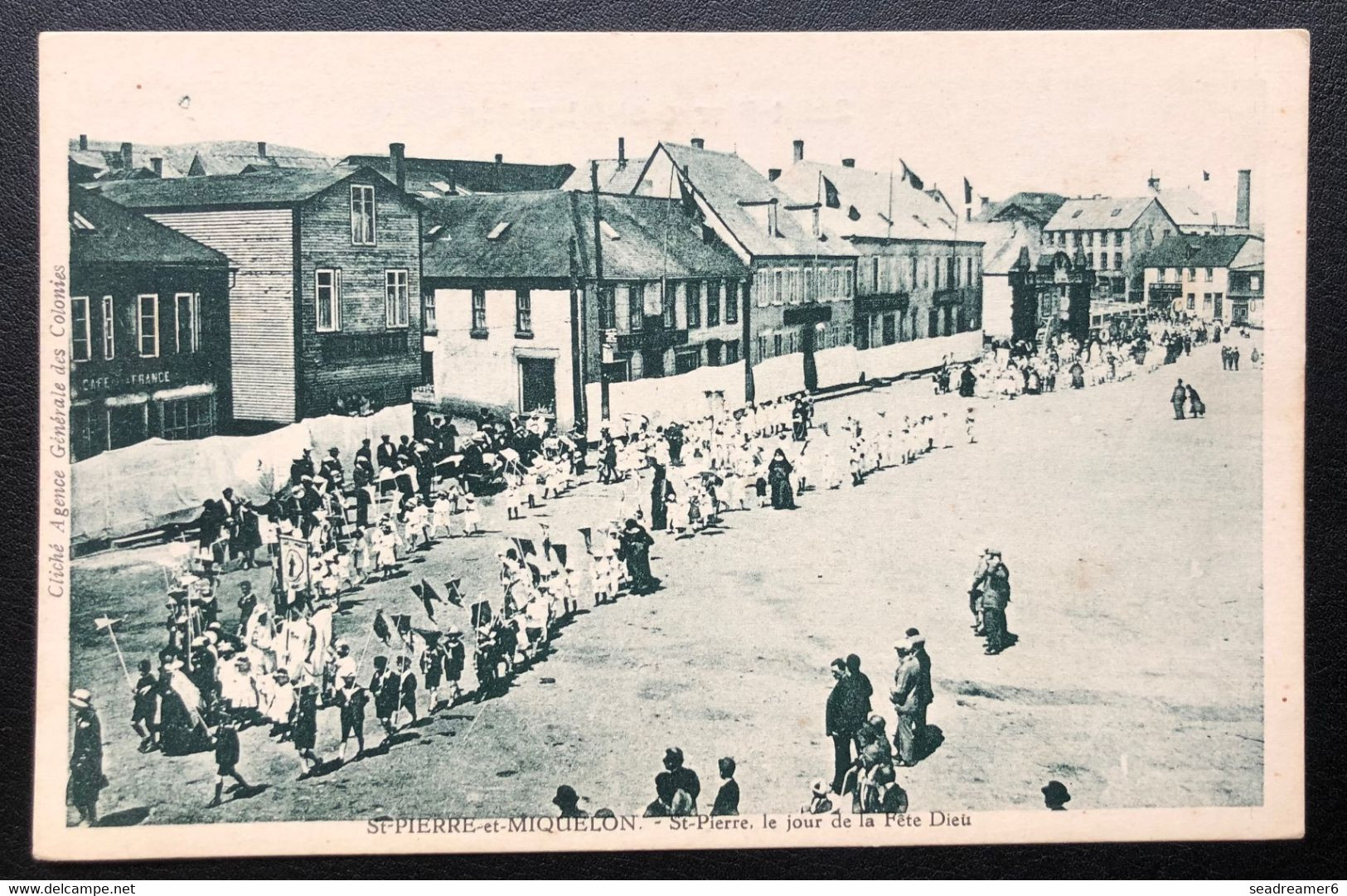 Carte Postale Originale De Saint-Pierre Et Miquelon 1900/1920 "St Pierre Le Jour De La Fete Dieu" TTB - Saint-Pierre-et-Miquelon