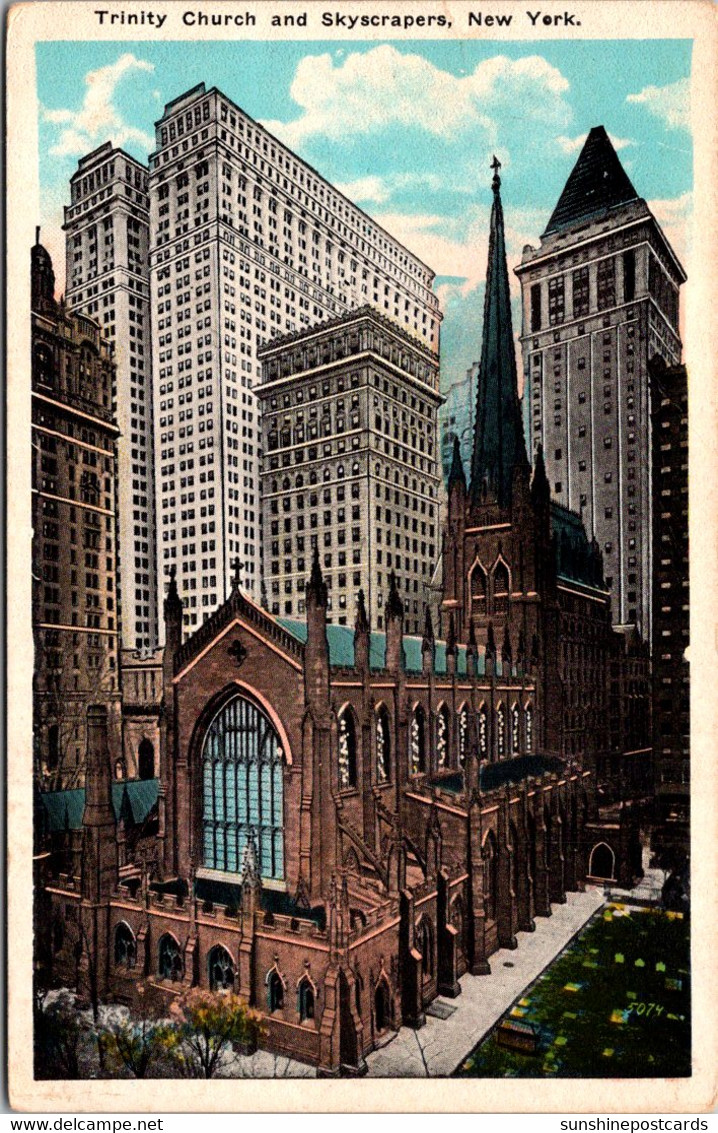 New York City Trinity Church And Skyscrapers - Kirchen