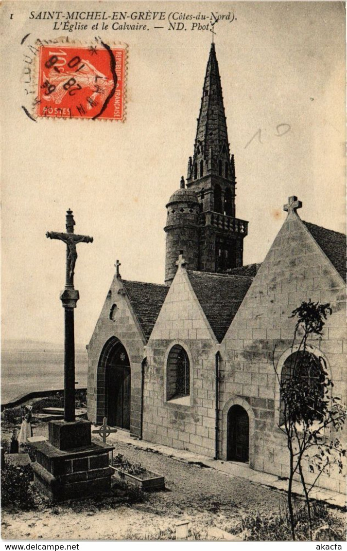 CPA St-MICHEL-en-GREVE-L'Église Et Le Calvaire (230695) - Saint-Michel-en-Grève