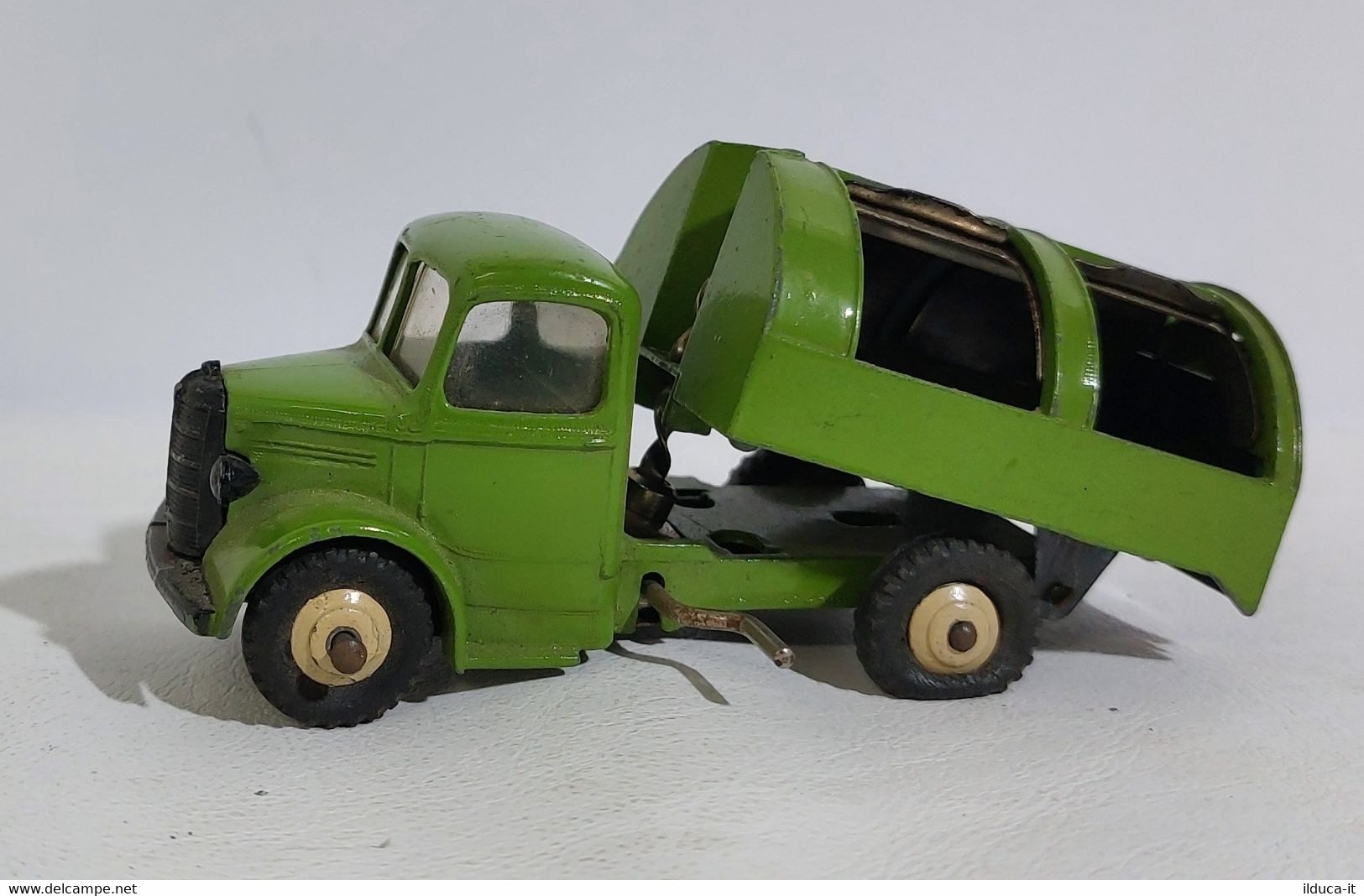 I109320 Dinky Toys 1/43 Green - Bedford - Meccano LTD - Made In England - Dinky