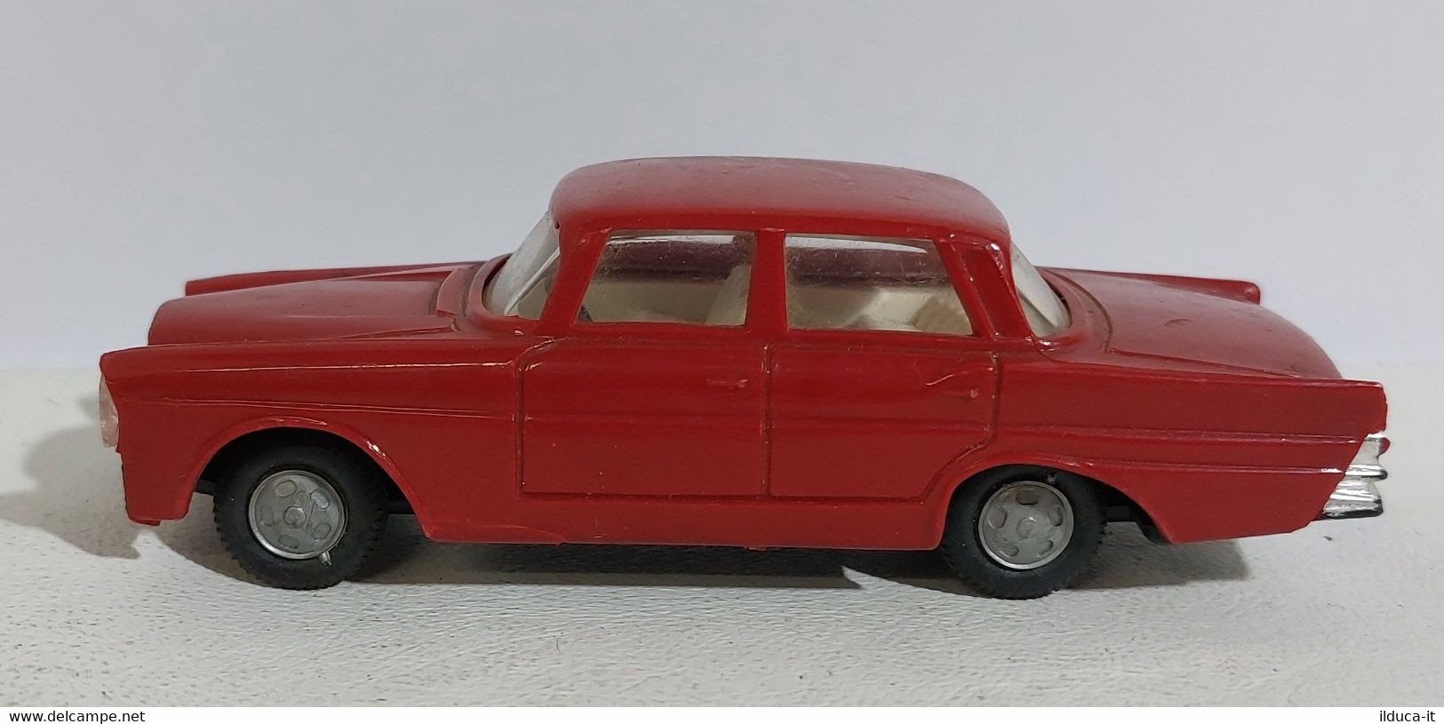 I109344 POLITOYS 1/41 N. 37 - Mercedes-Benz 220 S/SE - Politoys