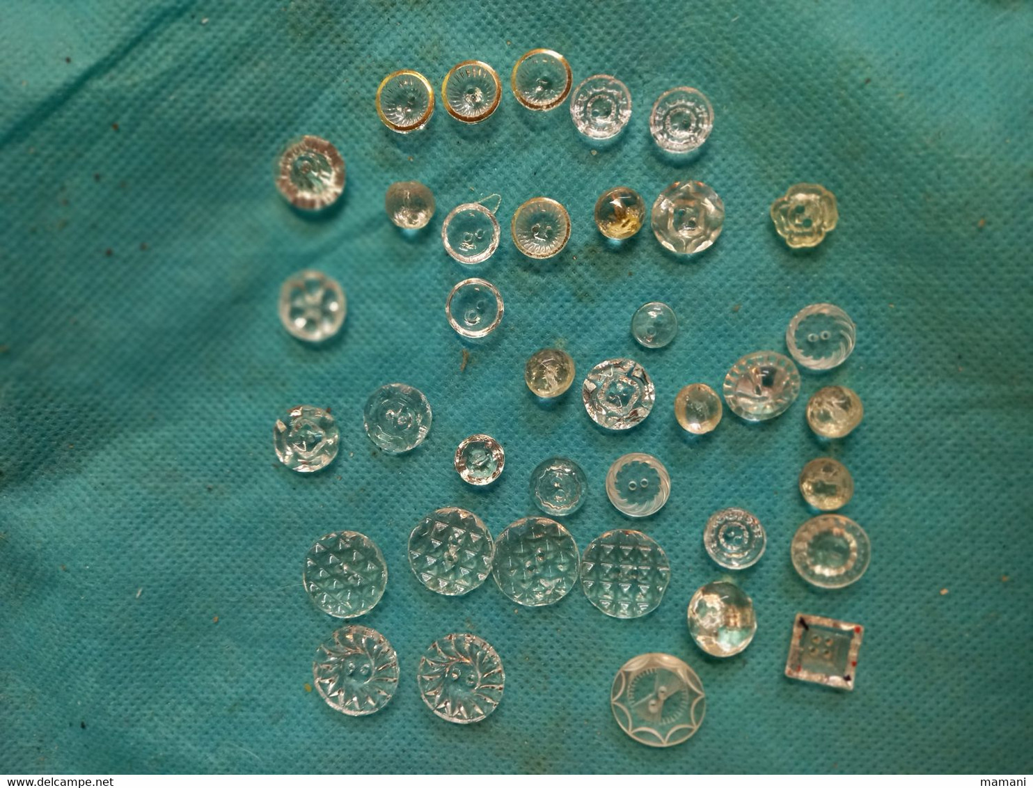 Lot De Boutons En Verre Et Autre - Buttons