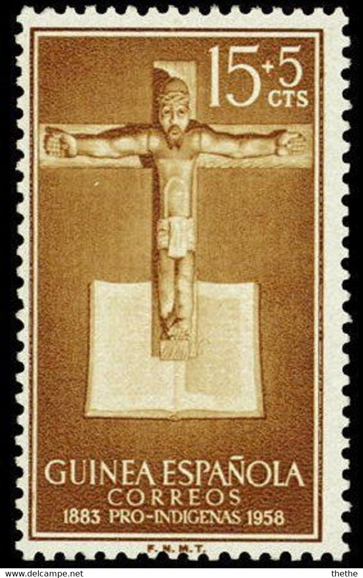 GUINEE ESPAGNOLE -  Crucifix En Bois Et Livre De Priéres - Guinea Española