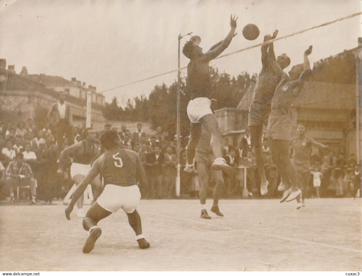 Photo  - 18/24 Cm  - équipe De France , En Tchekoslovaquic - Voleibol