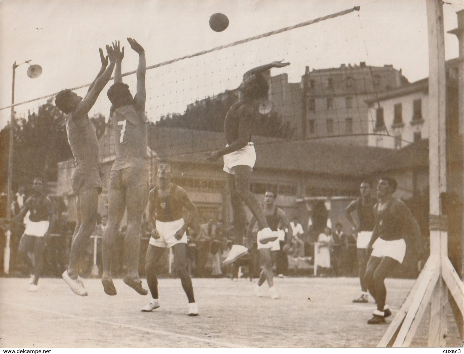 Photo  - 18/24 Cm  - équipe De France , En Tchekoslovaquic - Volleyball