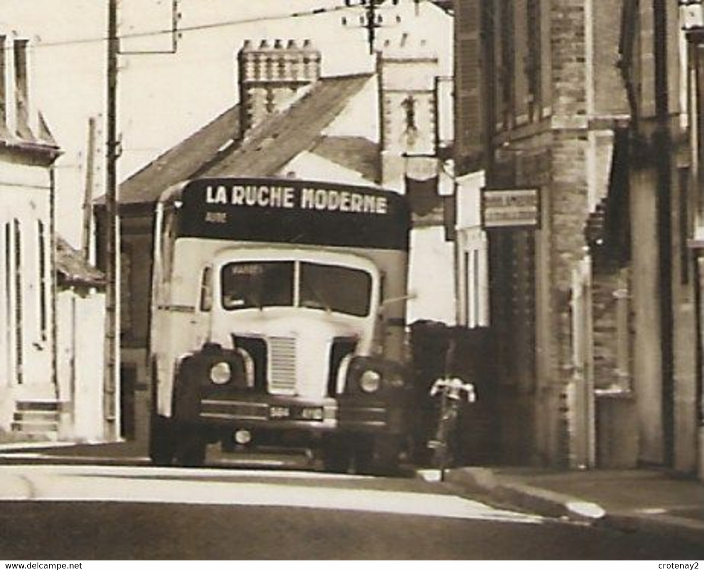 89 EGRISELLES LE BOCAGE N°10560 Grande Rue Mairie Boutique Egé PUB OMO VOIR ZOOM Camion Berliet Ancien La Ruche Moderne - Egriselles Le Bocage