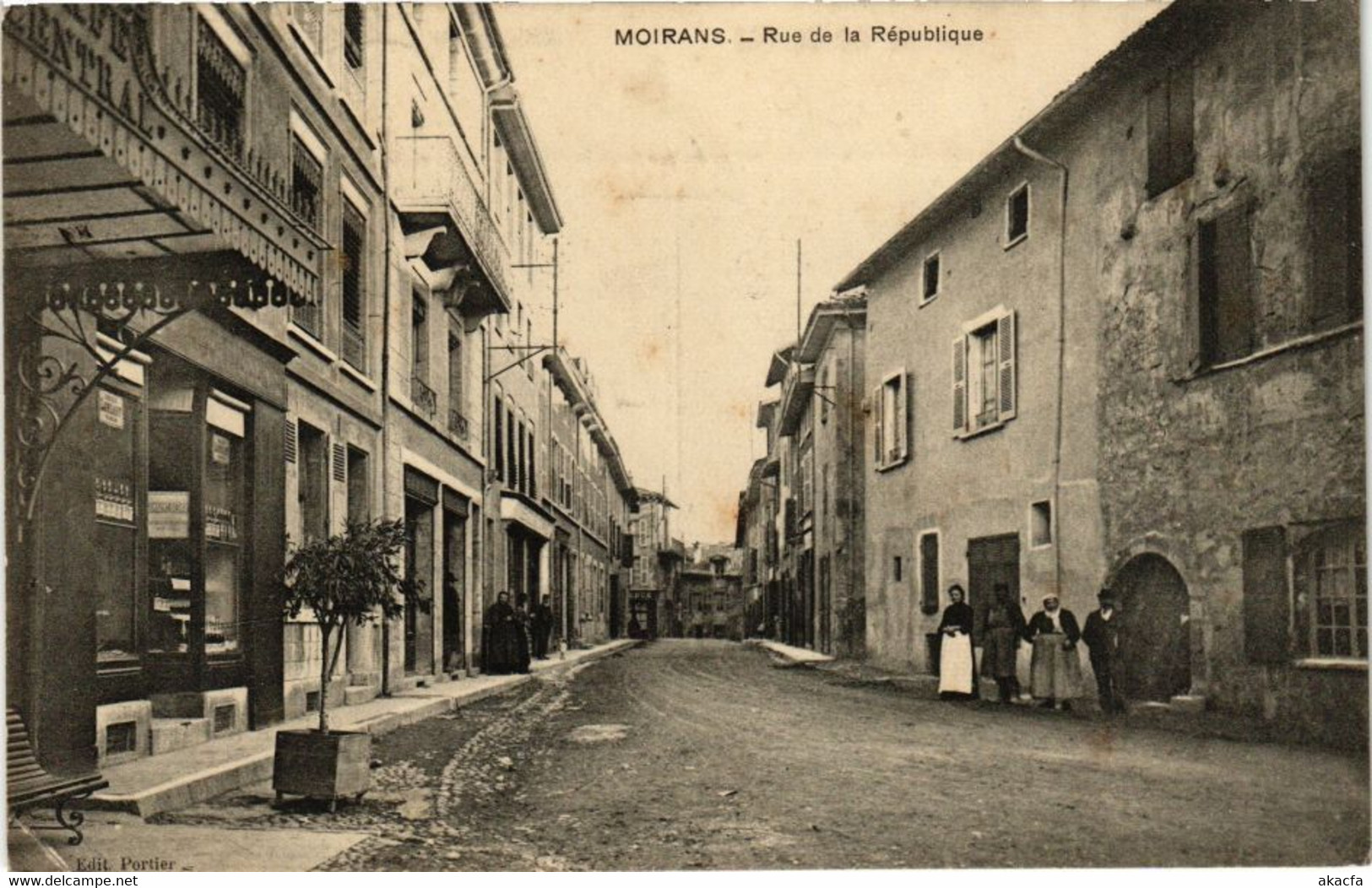 CPA MOIRANS - Rue De La Republique (296144) - Moirans