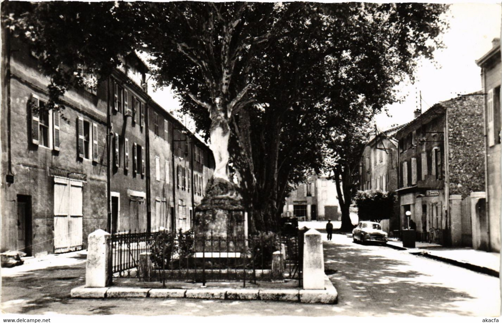 CPA AURIOL Monument Aux Morts Et Cours De Verdun (339940) - Auriol