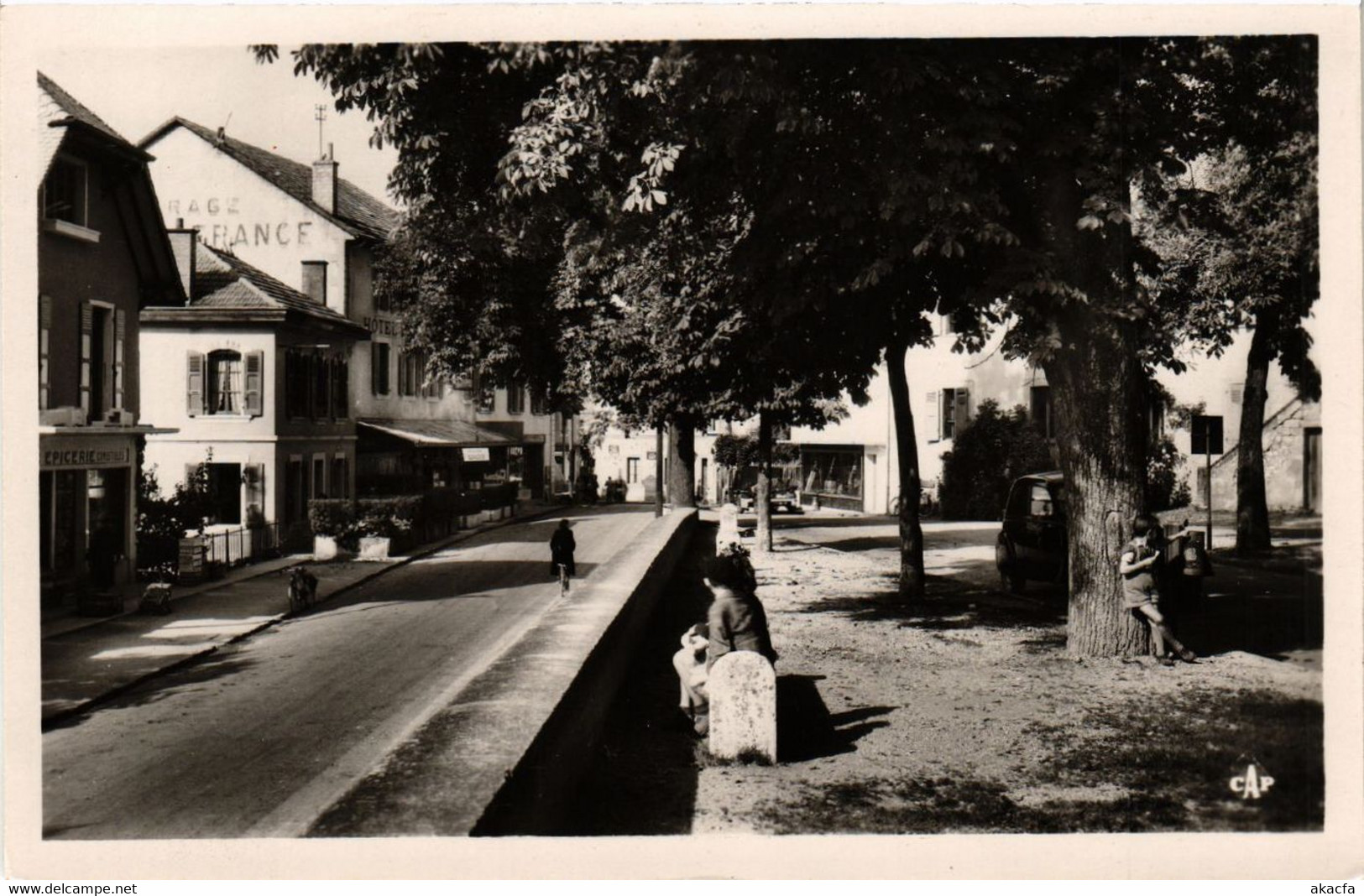 CPA St-JULIEN-en-GENEVOIS - La Promenade Et L'Hotel De France (248266) - Saint-Julien-en-Genevois