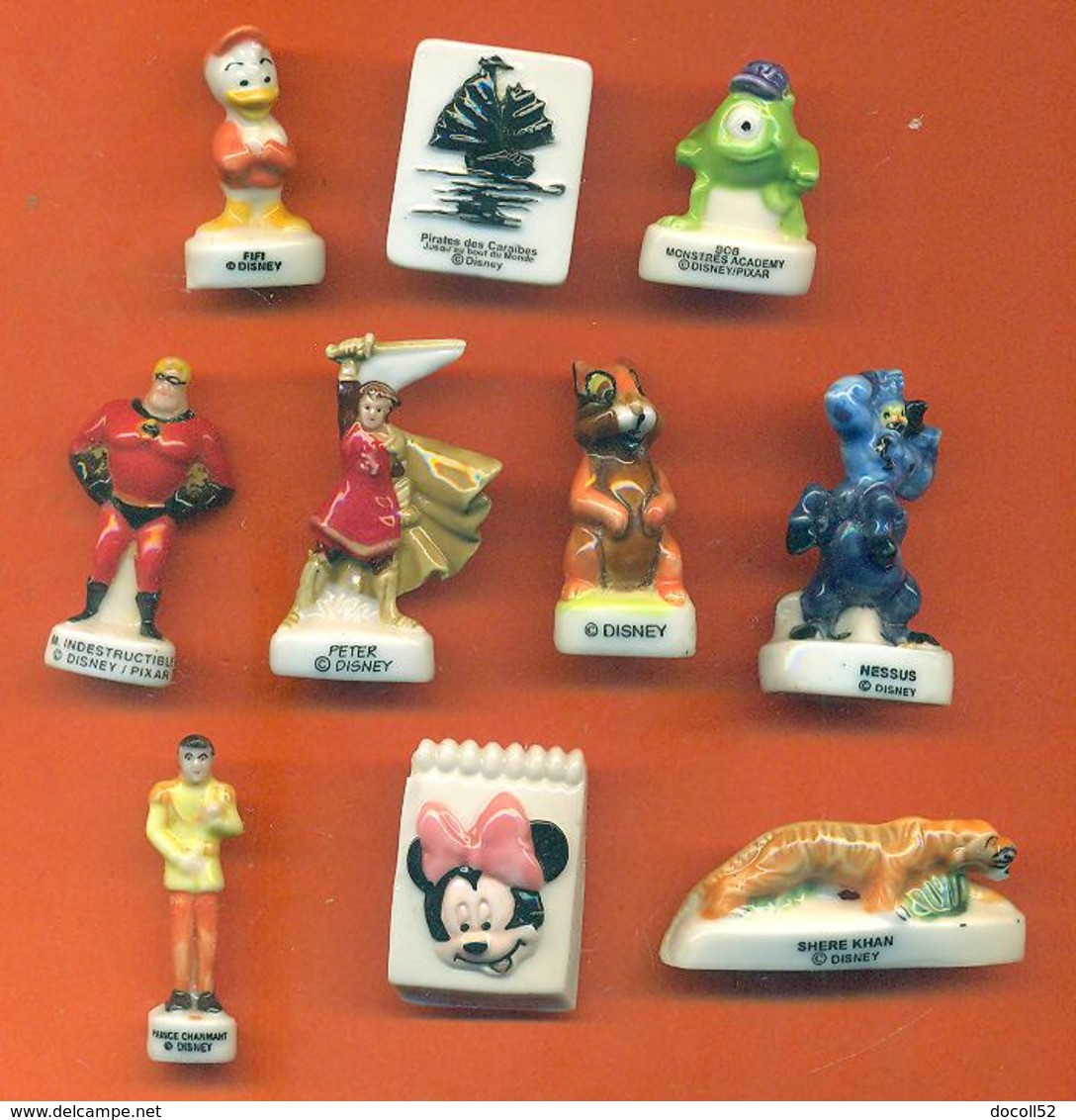 lot de 10 feves porcelaine de personnages disney