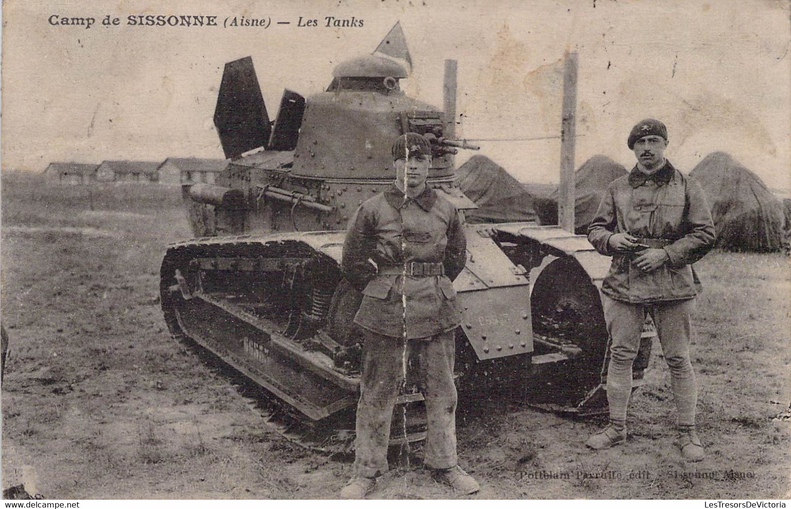 CPA MILITARIAT - SISSONE - Les Tanks - Matériel