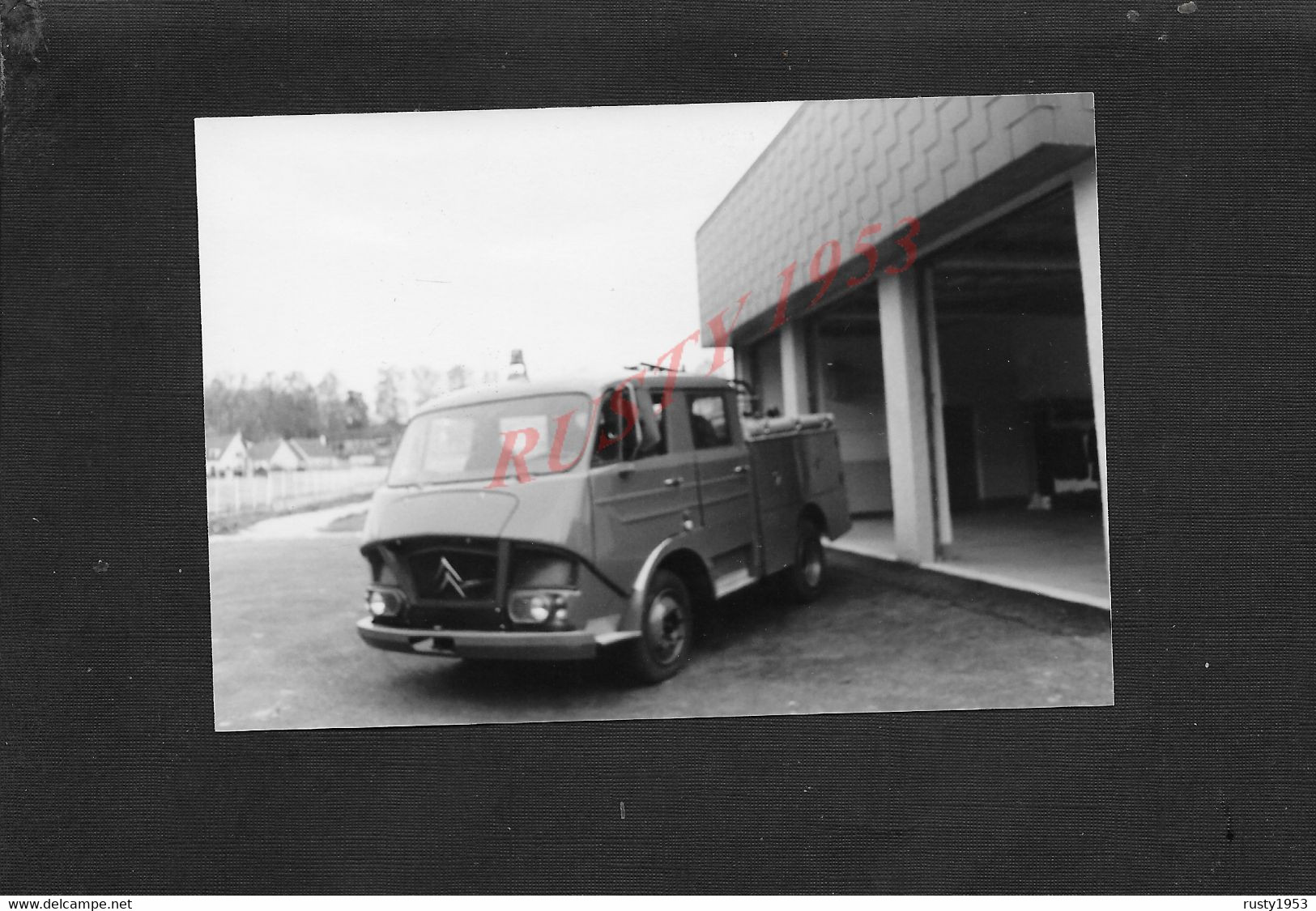 MILITARIA PHOTO DE 13X9 FOURGON CAMIONNETTE DE POMPIER CITROËN À COUILLY PONT AUX DAMES : - Pompiers