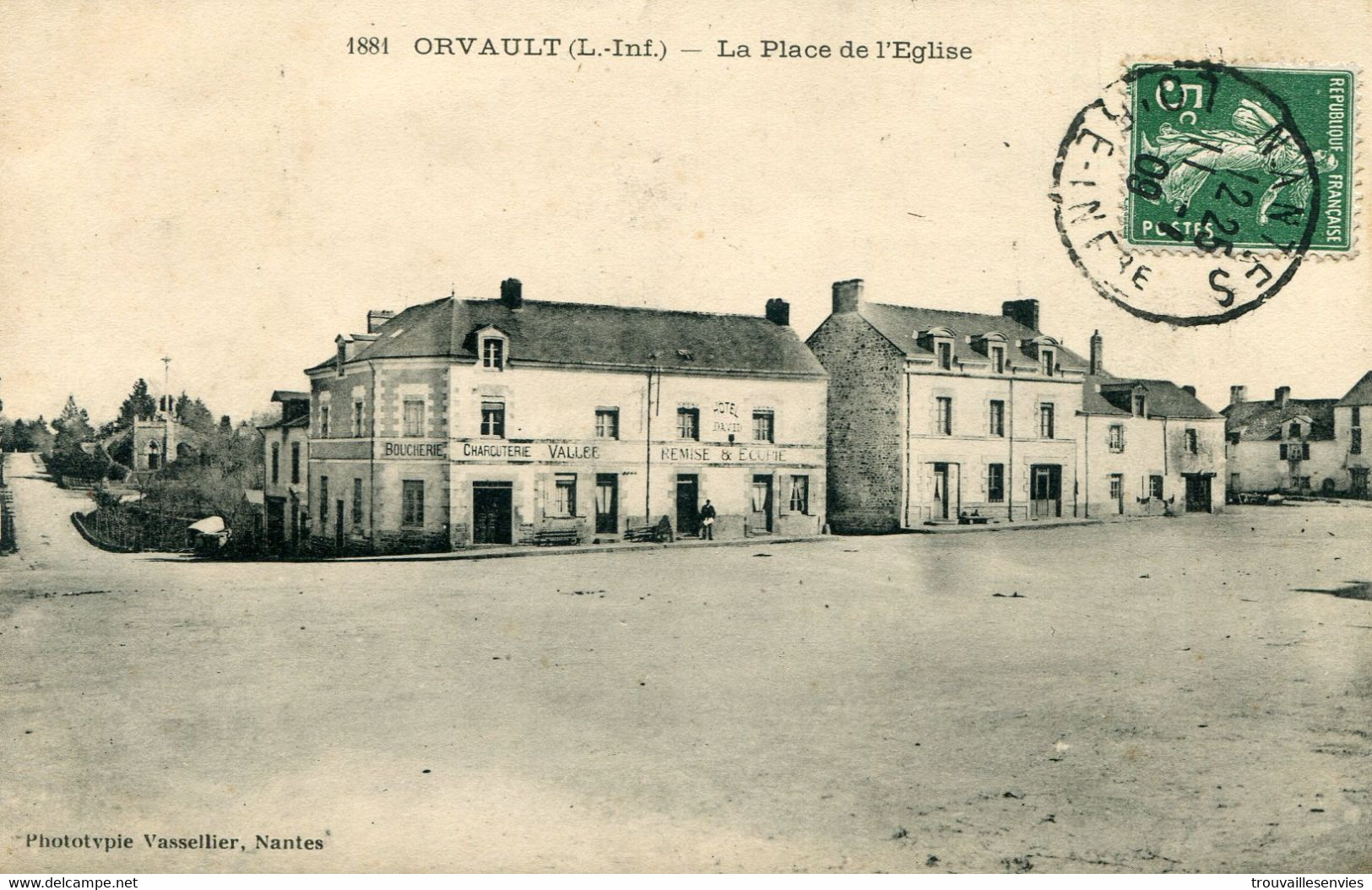 1881. ORVAULT - LA PLACE DE L'EGLISE - Orvault