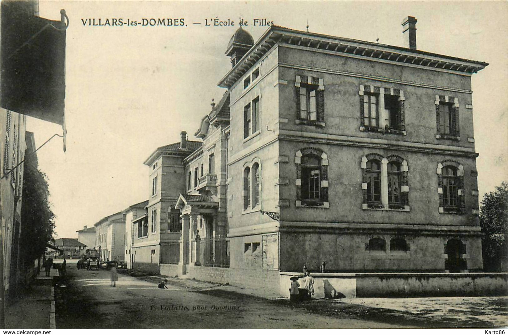 Villars Les Dombes * Rue Et Vue Sur L'école Des Filles * Groupe Scolaire - Villars-les-Dombes