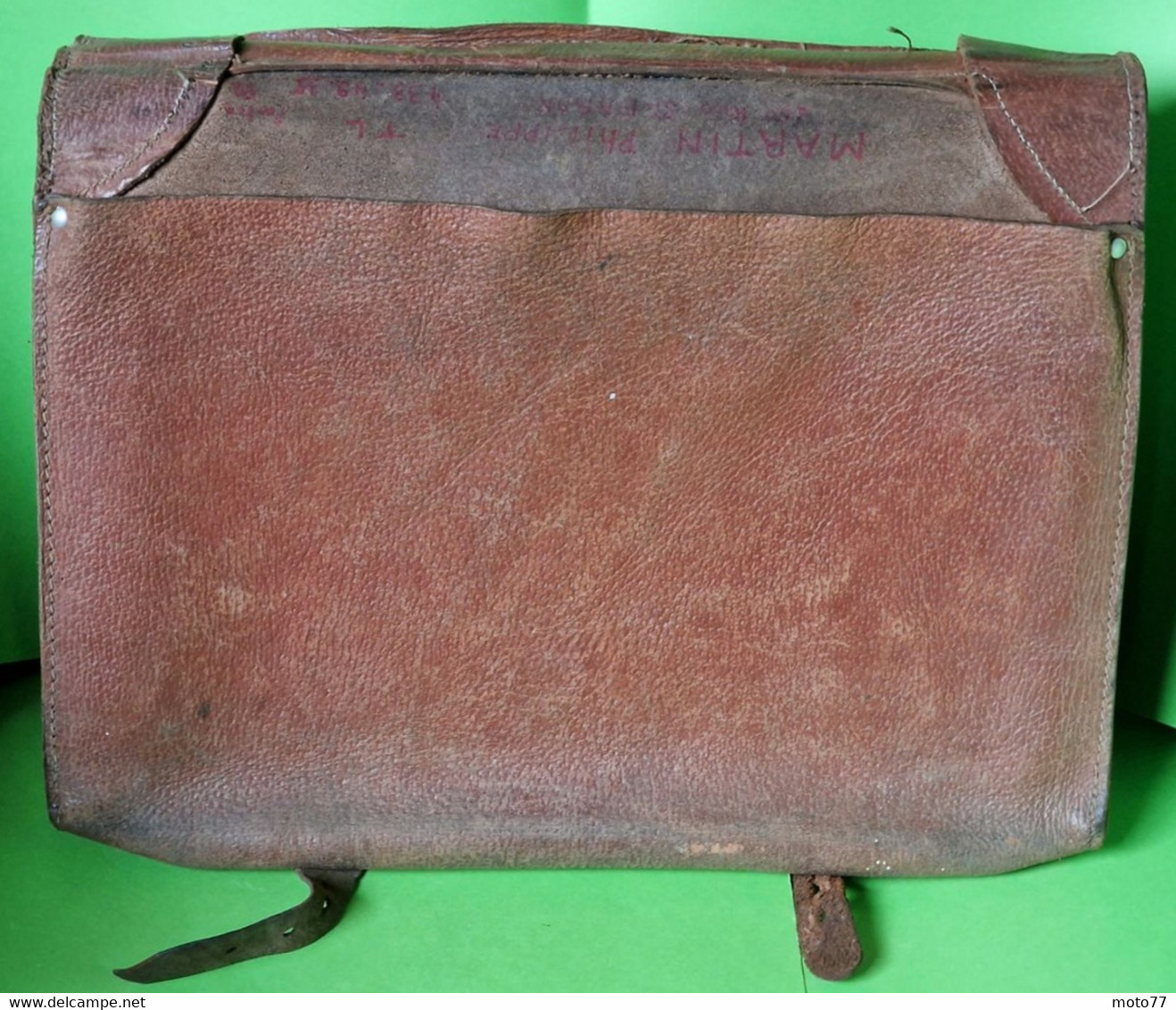 Ancien SAC d'école en CUIR épais "cavalier" 2 poches - dessin fin du grain - Utilisation durant 2 générations -Vers 1940