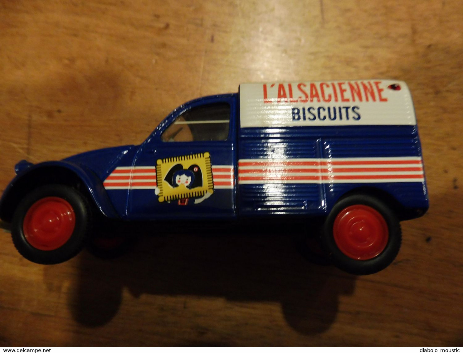 Modèle Réduit 1/43e  CITROËN 2CV AZU    à L'enseigne L'ALSACIENNE  Biscuits - Norev