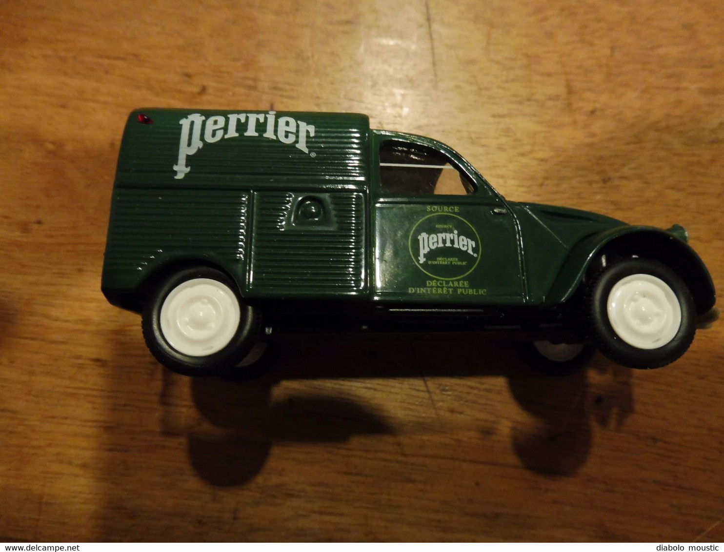 Modèle réduit 1/43e  CITROËN 2CV AZU    à l'enseigne de PERRIER