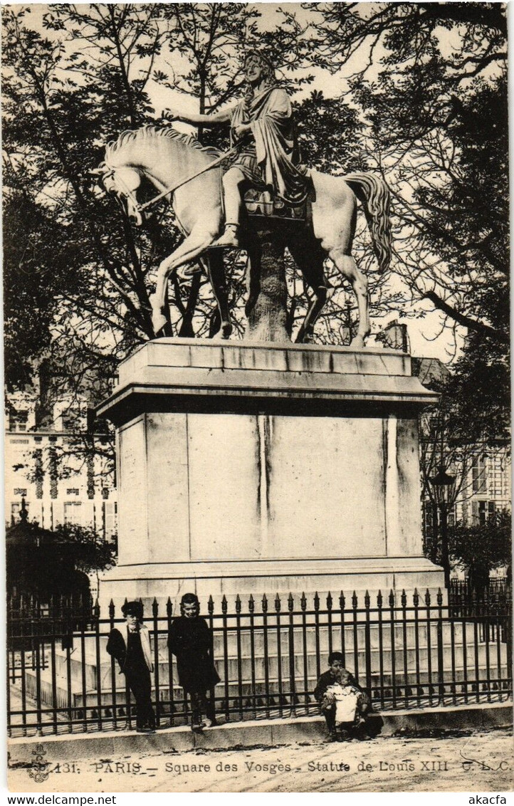 CPA PARIS (4e) Square Des Vosges. Statue De Louis XIII (560086) - Statues