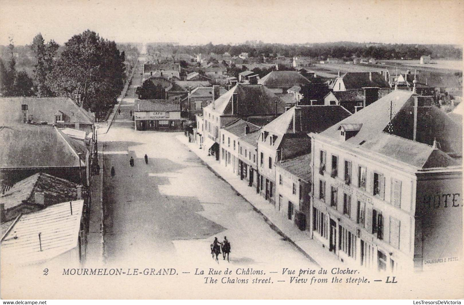 CPA France - 51 - MOURMELON LE GRAND - La Rue Châlons - Vue Prise Du Clocher - Animée - LL - Mourmelon Le Grand