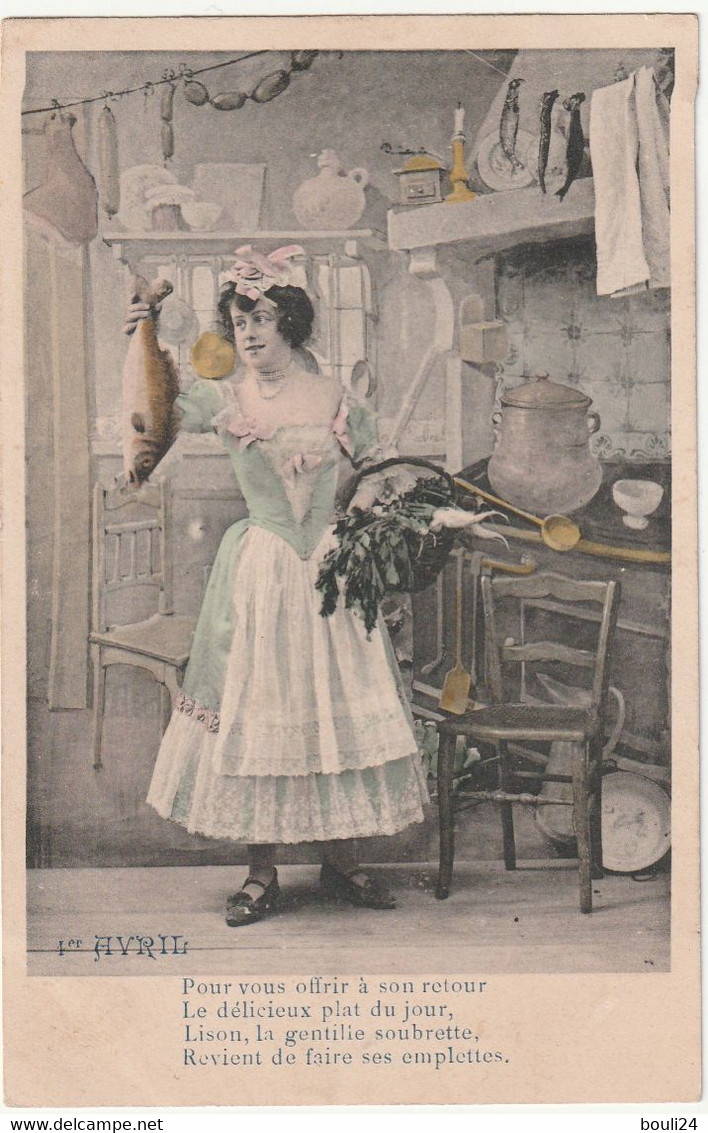 BE17 - FETE 1 ER AVRIL UNE FEMME  DANS SA CUISINE  AVEC UN POISSON DANS LA MAIN   POEME CPA  CIRCULEE - 1er Avril - Poisson D'avril