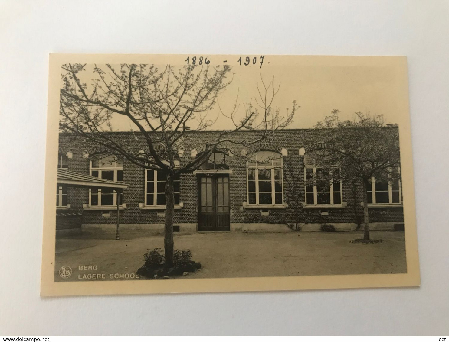 Berg  Kampenhout  Lagere School - Kampenhout