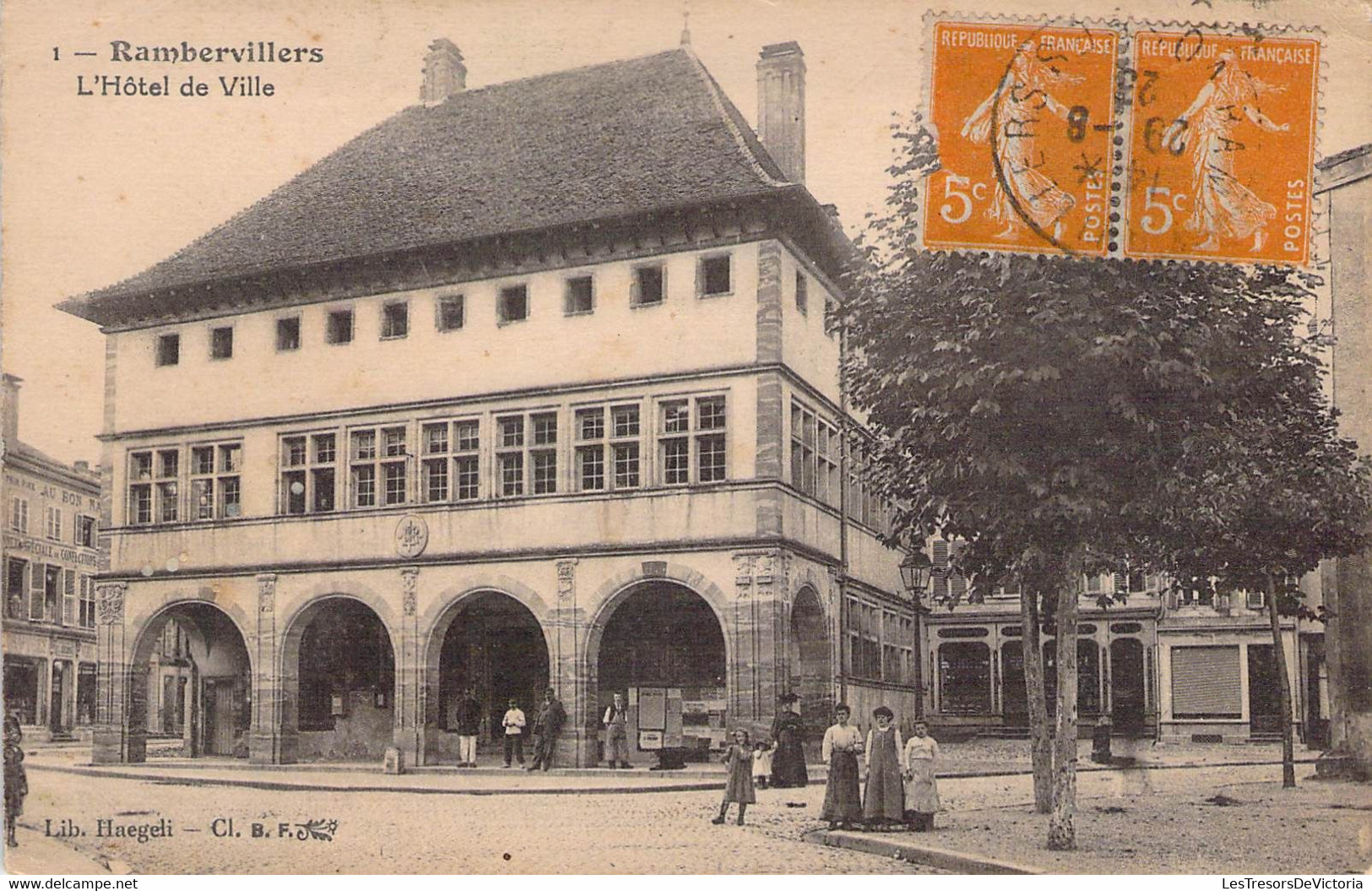CPA FRANCE - 88 - Rambervillers - L'Hôtel De Ville - Animée - Huegeli CL BF - Rambervillers