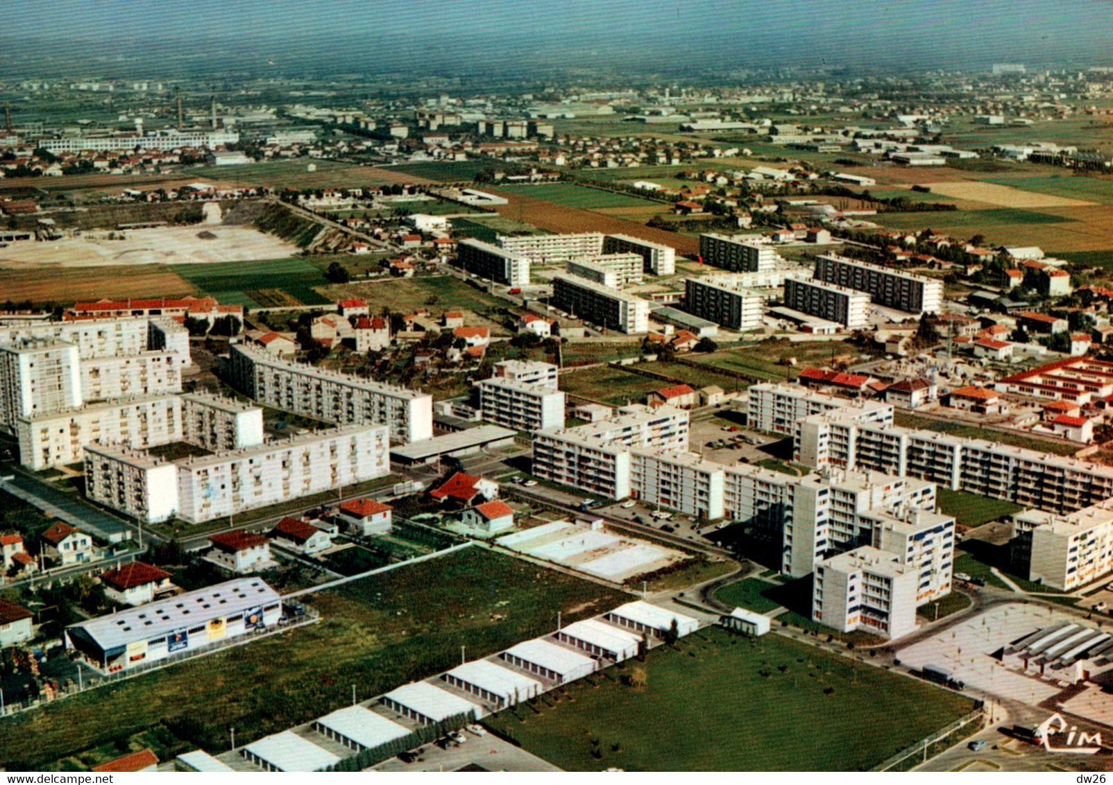 Bron (Rhône) Vue Aérienne, Groupe D'immeubles Du Terraillon Nord - Edition Combier - Carte CIM N° 560-74 - Bron
