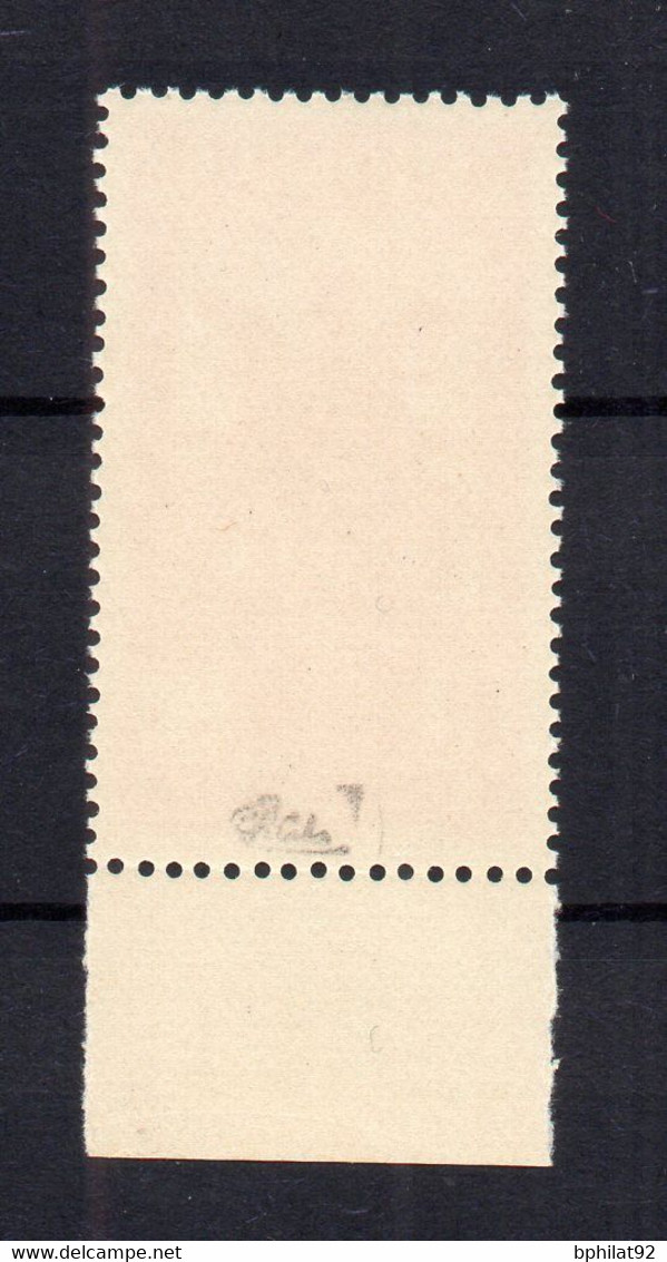 !!! MARTINIQUE, TAXE N°17a VALEUR HORS DU CARTOUCHE NEUF **, GOMME COLONIALE, SIGNE CALVES - Postage Due