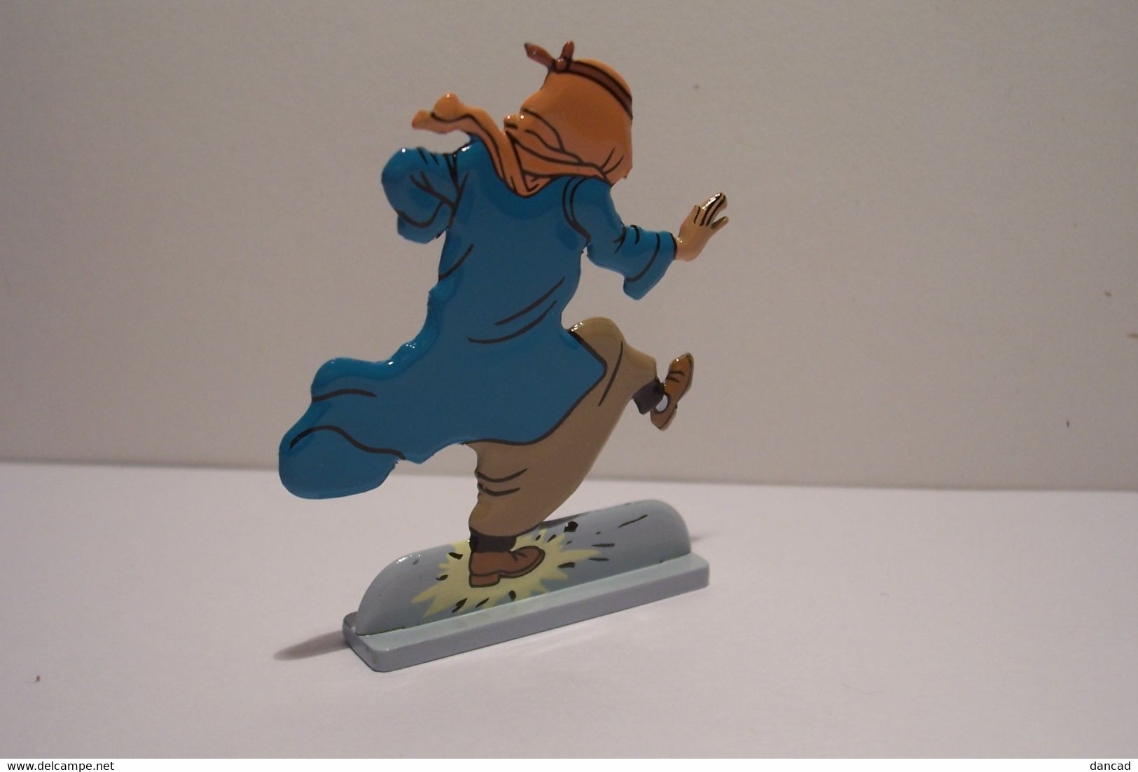 TINTIN  -  Figurine  Hergé  - N°10 -  ( Pas De Reflet Sur L'original ) - - Tintin