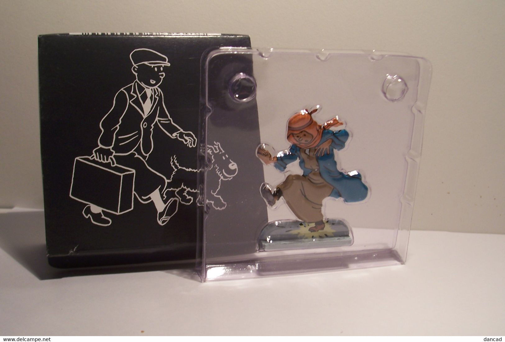 TINTIN  -  Figurine  Hergé  - N°10 -  ( Pas De Reflet Sur L'original ) - - Kuifje