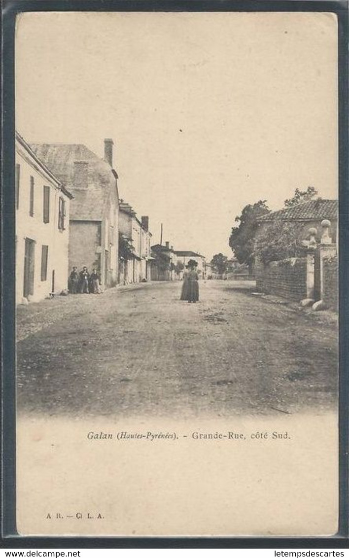 CPA 65 - Galan, Grande-Rue Côté Sud - Galan