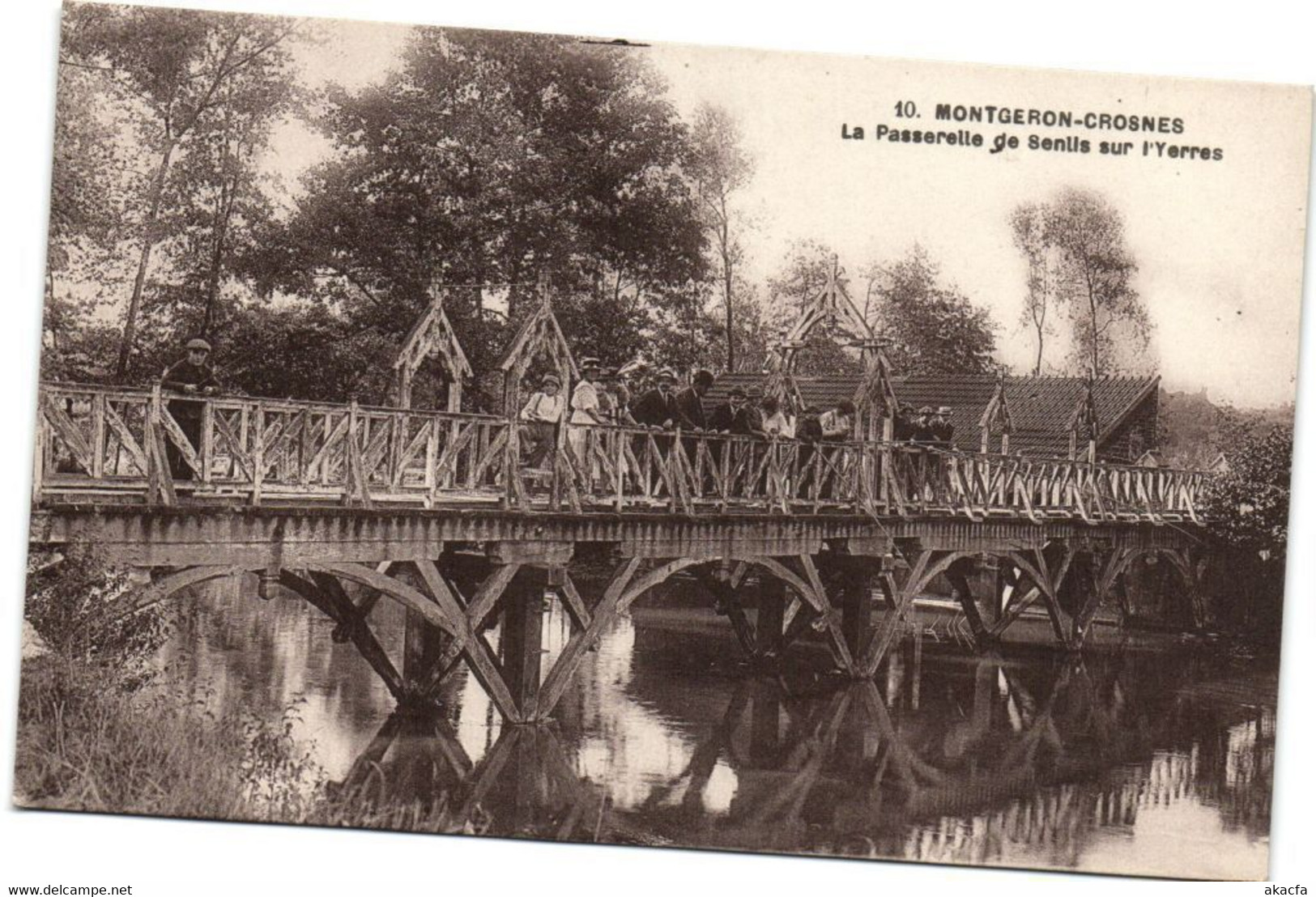 CPA Montgeron Crosnes-La Passerelle De Senlis Sur L'Yerres (180750) - Montgeron