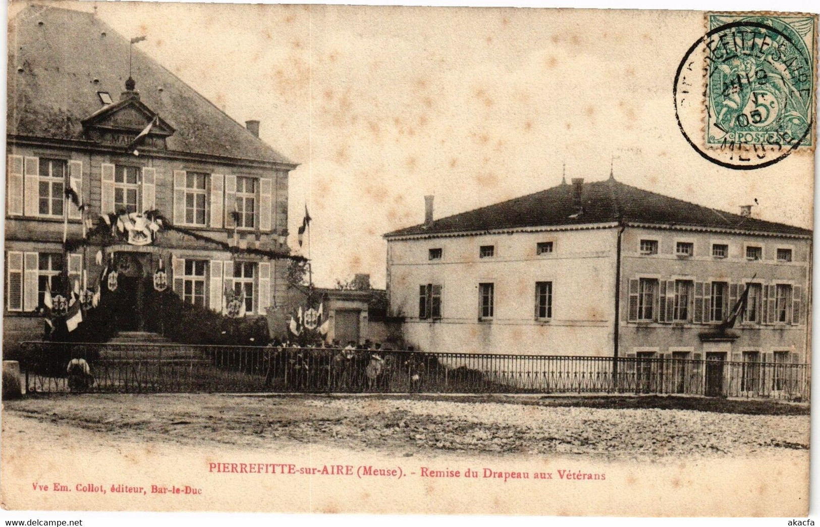 CPA Pierrefitte-sur-Aire (Meuse) - Remise Du Drapean Aux Vétérans (178793) - Pierrefitte Sur Aire