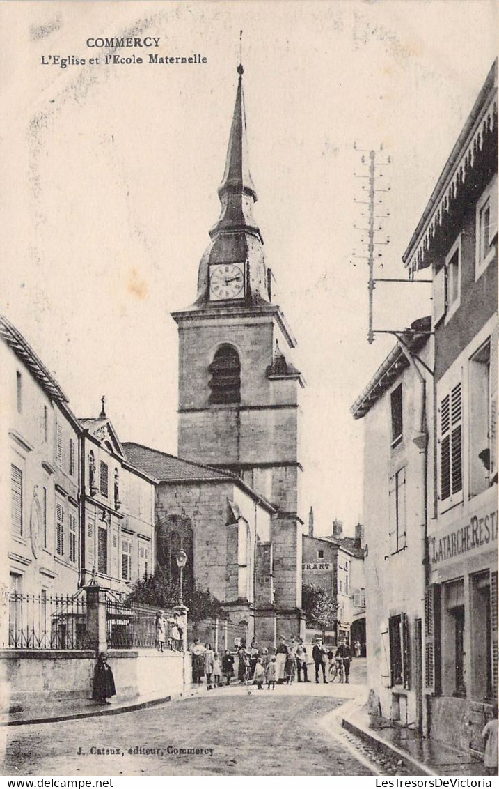 CPA - FRANCE - 55 - COMMERCY - L'église Et L'école Maternelle - J Casteux Commercy - Animée Enfants - Commercy