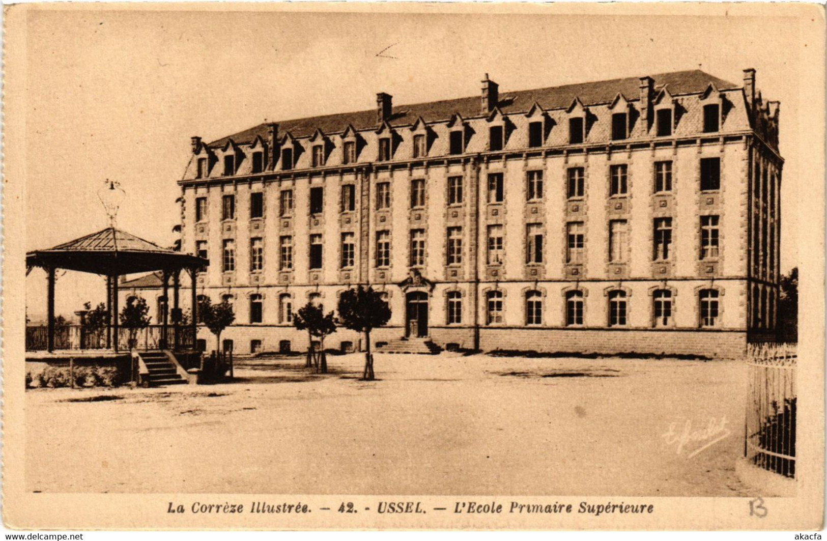 CPA USSEL - L'École Primaire Superieure (692583) - Ussel