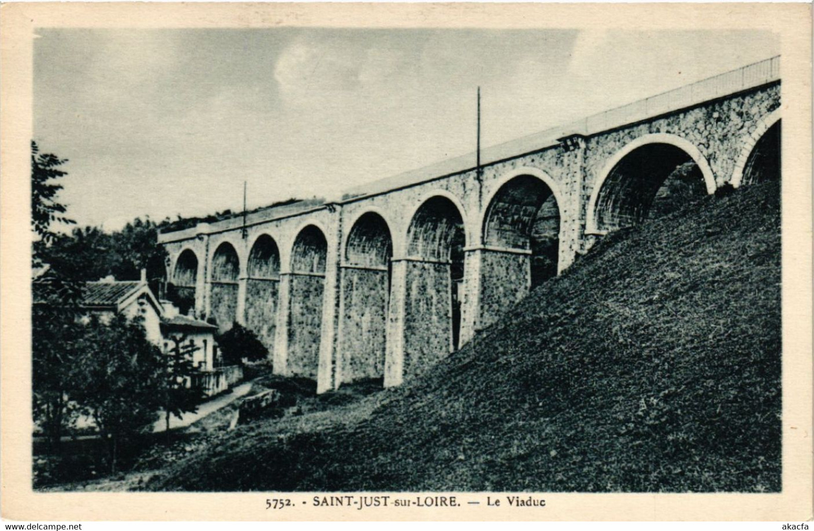 CPA St-JUSt-sur-LOIRE - Le Viaduc (510202) - Saint Just Saint Rambert