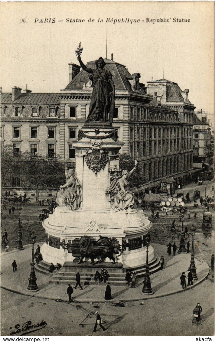 CPA PARIS 3e Statue De La République (537599) - Statues