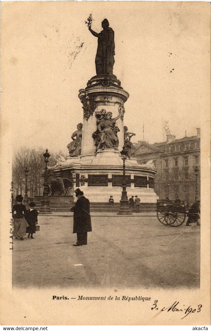 CPA PARIS 3e Monument De La République (537605) - Statues