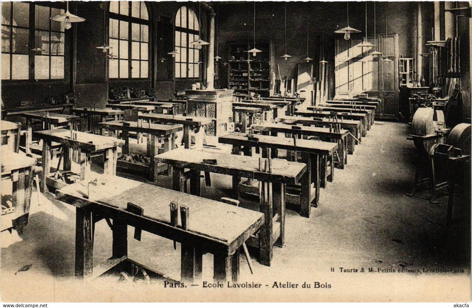 CPA PARIS 5e École Lavoisier. Atelier Du Bois (537699) - Enseignement, Ecoles Et Universités