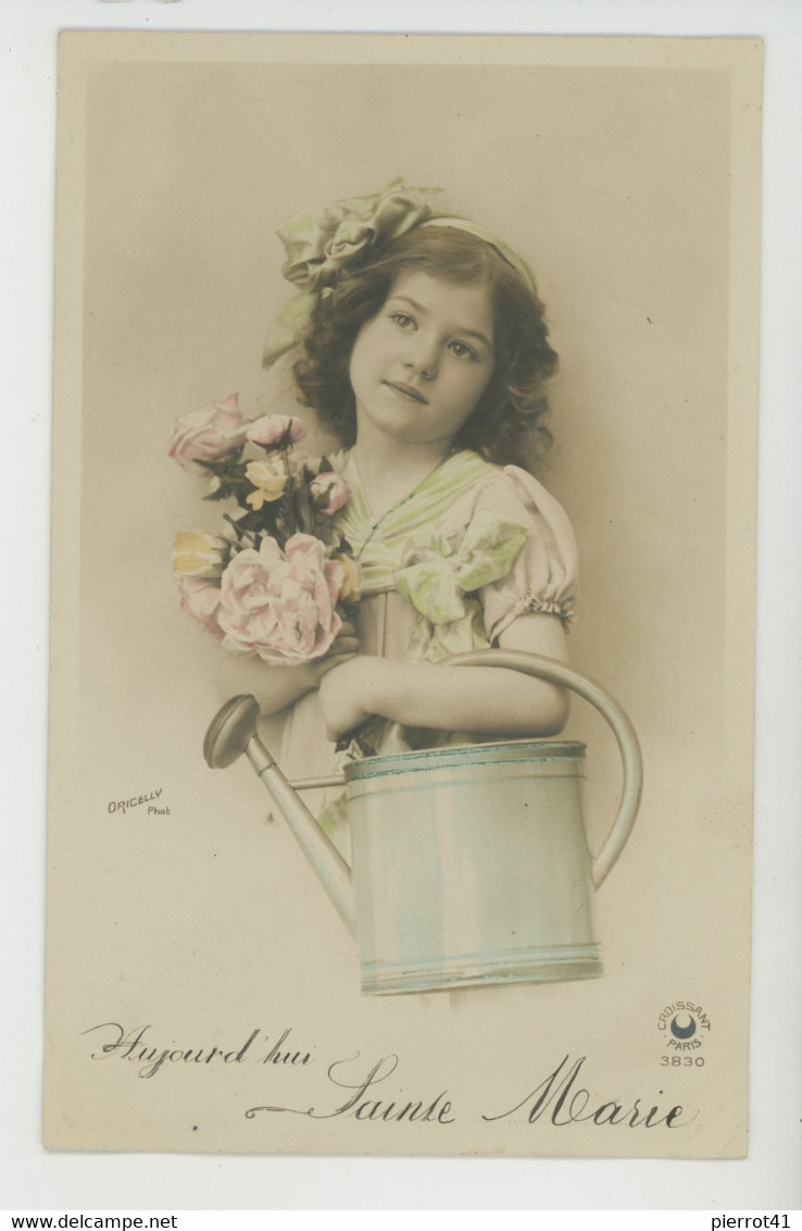 ENFANTS - LITTLE GIRL - MAEDCHEN - Jolie Carte Fantaisie Fillette Avec Arrosoir Et Fleurs "Aujourd'hui SAINTE MARIE " - Prénoms