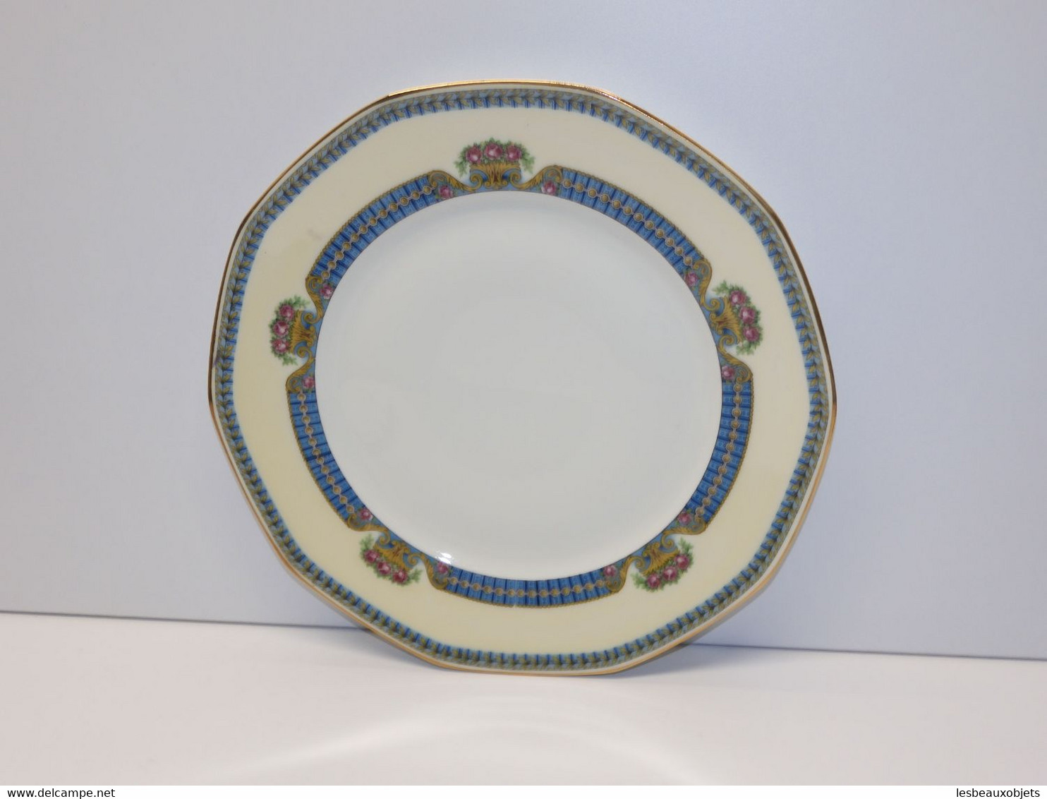 *PORCELAINE de LIMOGES PETIT PLAT à GÂTEAU / ASSIETTE Marqué LIMOGES JB FRANCE E