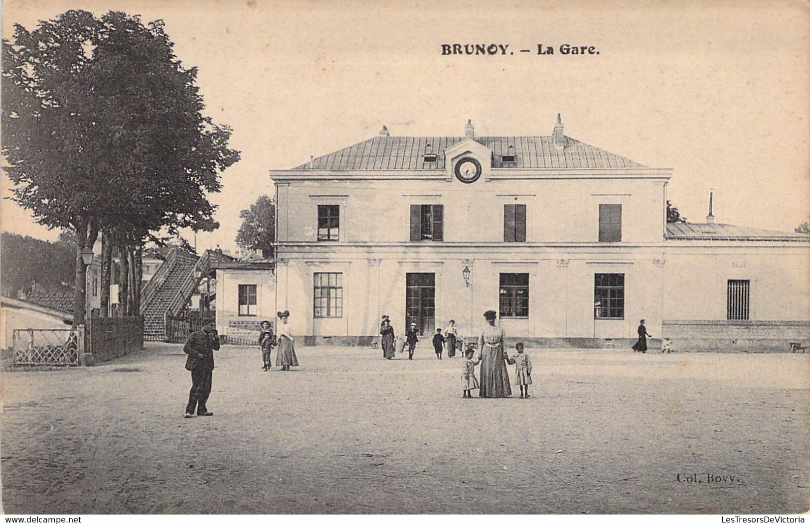 CPA - FRANCE - 91 - BRUNOY - La Gare - Sans Train - Animée - Brunoy