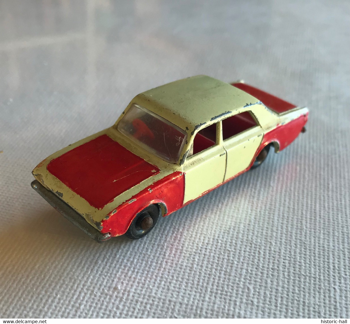 LESNEY / MATCHBOX - 45 - FORD CORSAIR  - 1:72 - Echelle 1:72