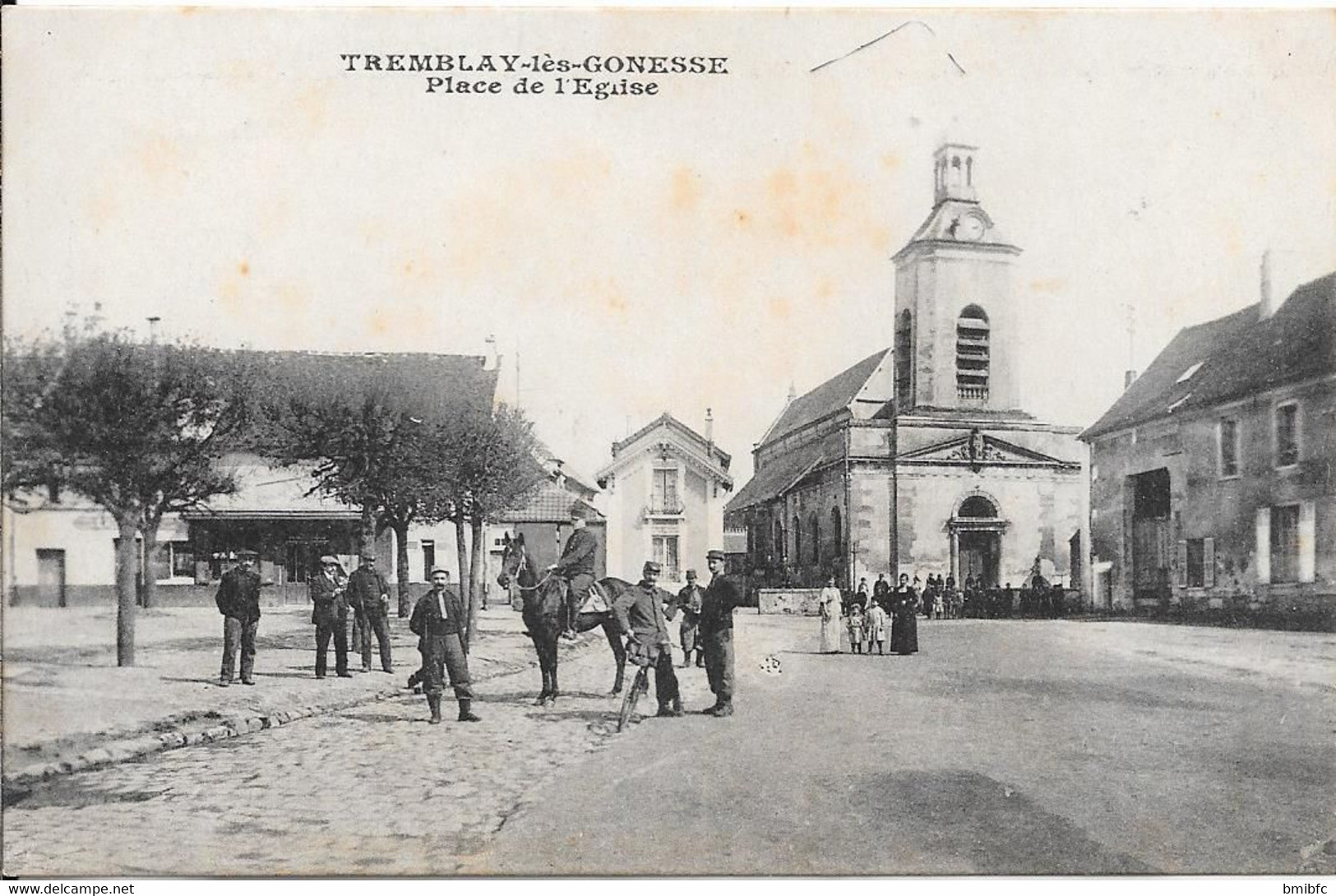 TREMBLAY-les-GONESSE - Place De L'Eglise - Tremblay En France