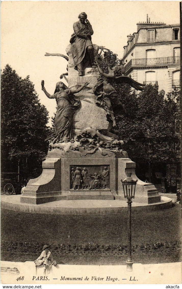CPA PARIS 17e Monument De Victor Hugo (539311) - Statues