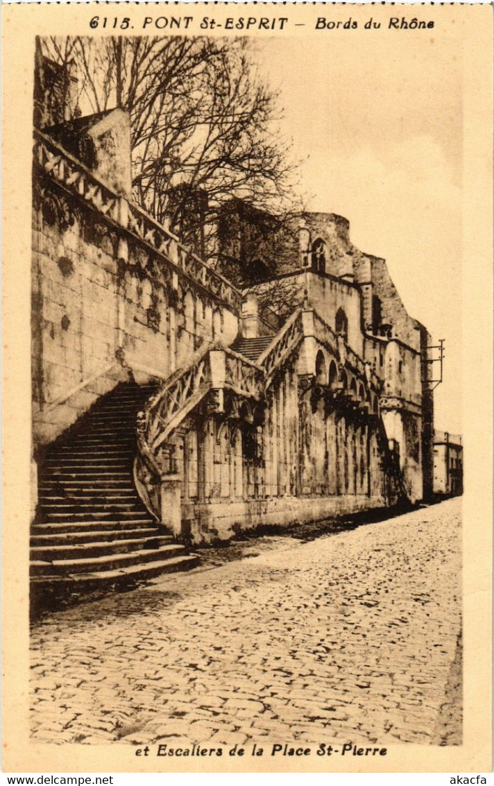 CPA PONT-St-ESPRIT Bords Du Rhone Et Escaliers De La Place St-PIERRE (458525) - Pont-Saint-Esprit